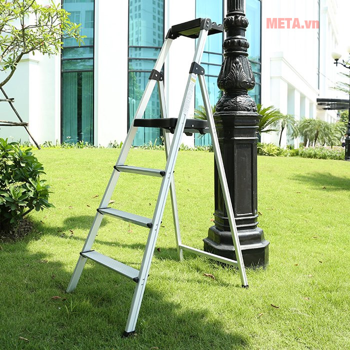 Thang ghế 4 bậc Sumika SKT 04