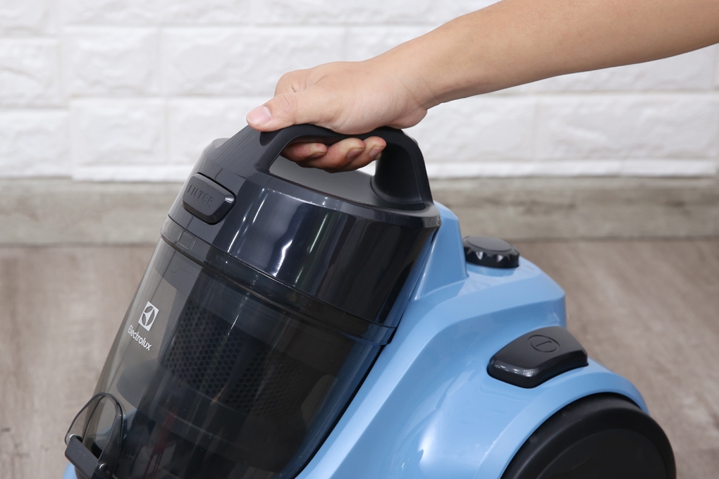 Máy hút bụi Electrolux EC31-2BB (1800W)