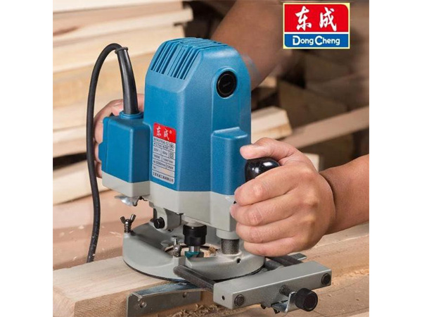 Máy phay Dongcheng DMR04-12