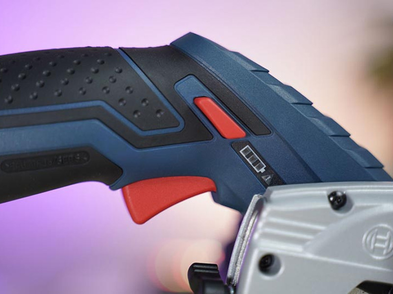 Máy cưa gỗ dùng pin Bosch GKS 12V-LI (chưa pin, sạc)