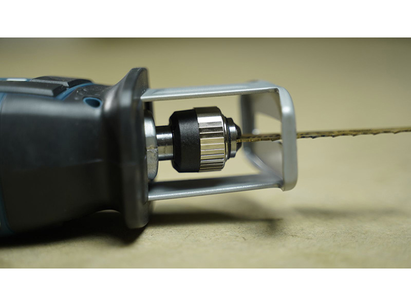 Máy cưa kiếm dùng pin Bosch GSA 12V-LI (Solo chưa pin, sạc)