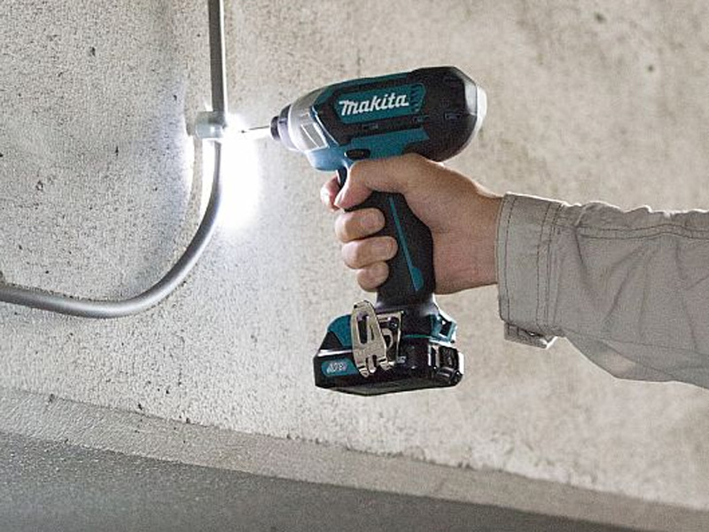 Máy vặn vít dùng pin Makita DTD134RFE 14.4V
