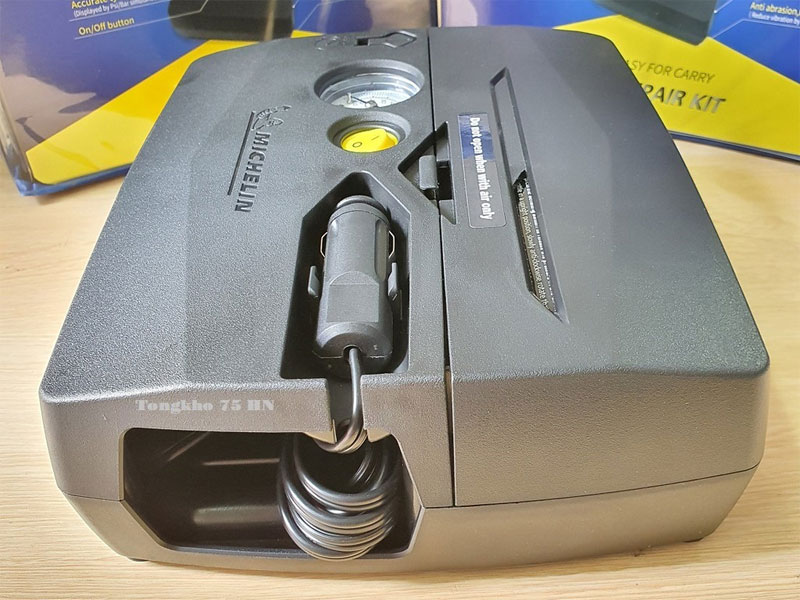 Máy bơm ô tô, xe máy kèm vá lốp xe khẩn cấp 12V Michelin 5818