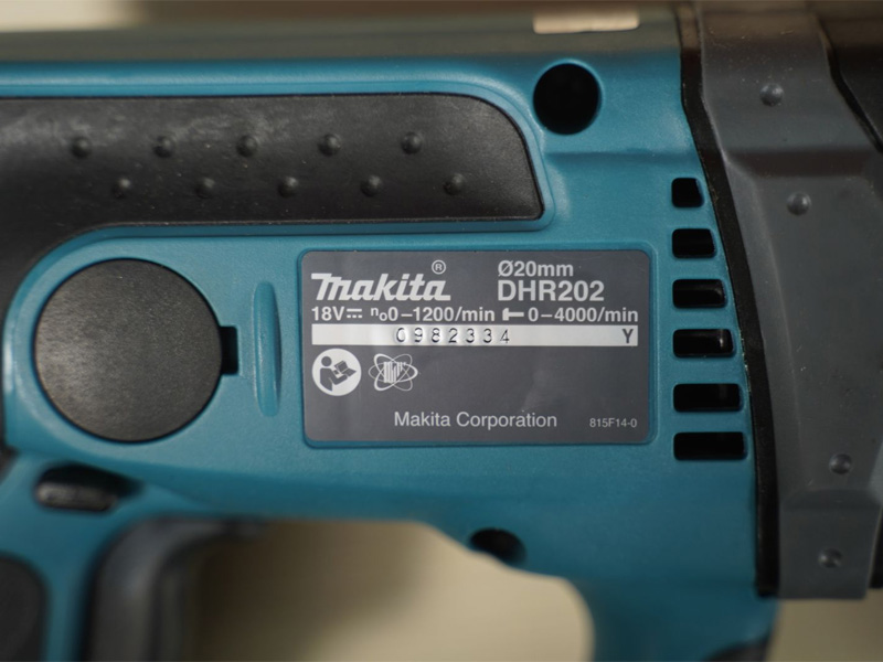 Máy khoan đục dùng pin Makita DHR202Z (Chưa pin, sạc)