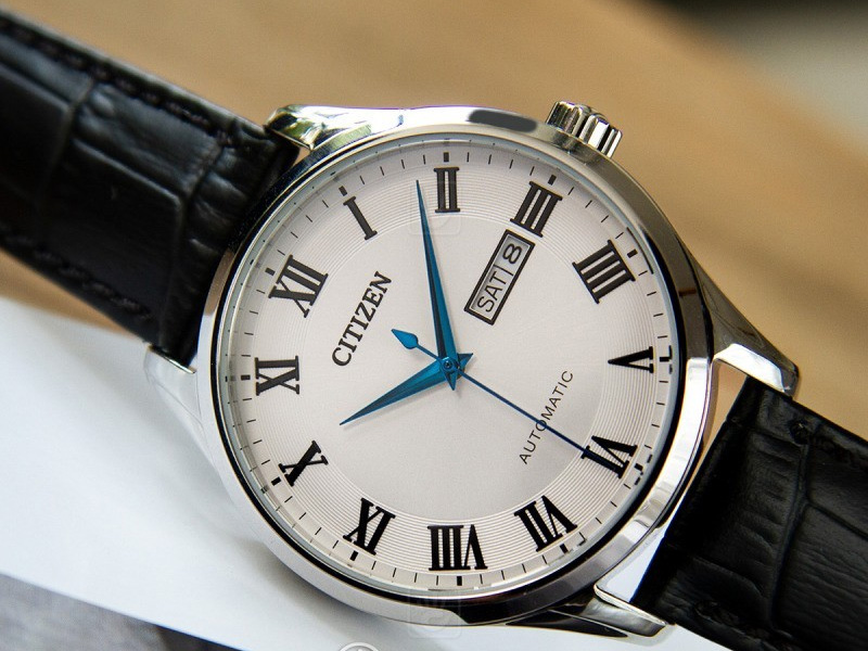 Đồng hồ nam Citizen NH8360-12A (Máy cơ, lịch thứ ngày, kích thước mặt 41mm)