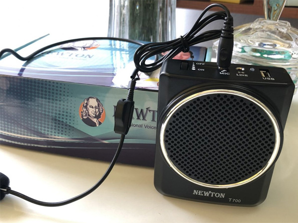 Máy trợ giảng Newton T700 có dây