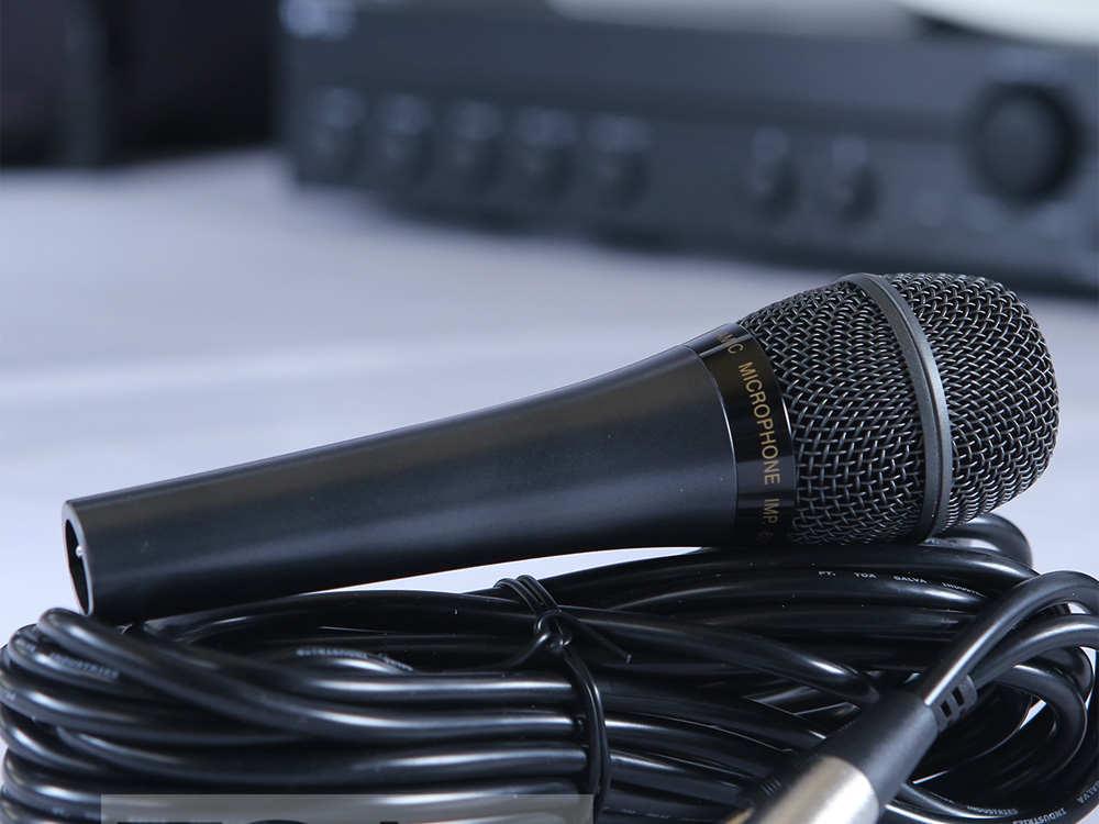 Micro điện động cầm tay Toa DM-520 AS (không bao gồm thanh giá đỡ)