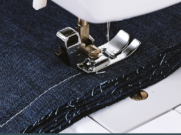 Máy may điện tử Brother FS60X