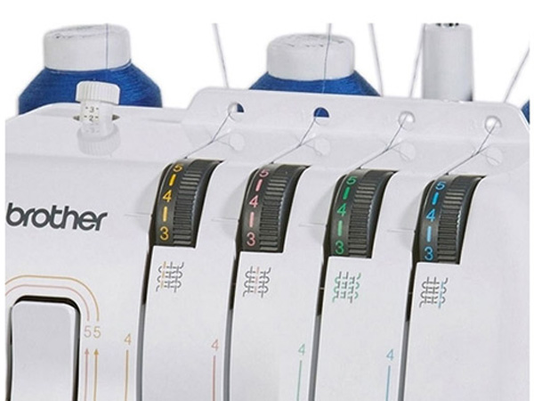 Máy vắt sổ Brother 2104D