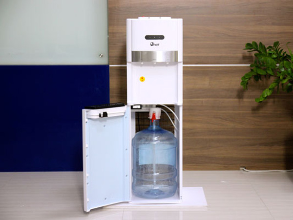 Cây nước nóng lạnh FujiE WD6500C (bình nước âm)