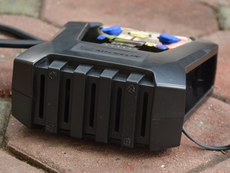 Máy bơm hơi ô tô Michelin 12266