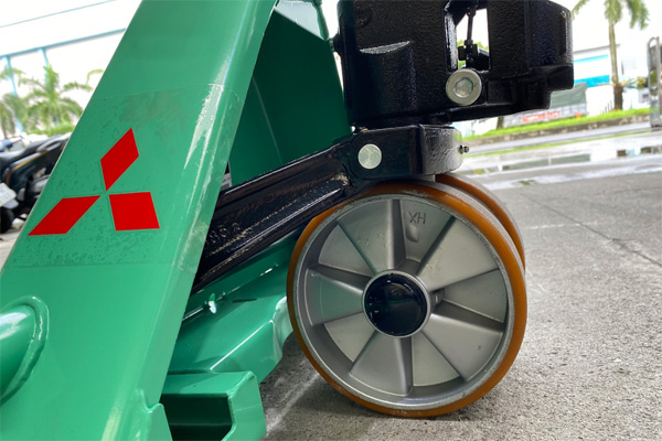 Xe nâng tay Mitsubishi A990070000 (tải nâng 2.500kg - rộng 685mm)