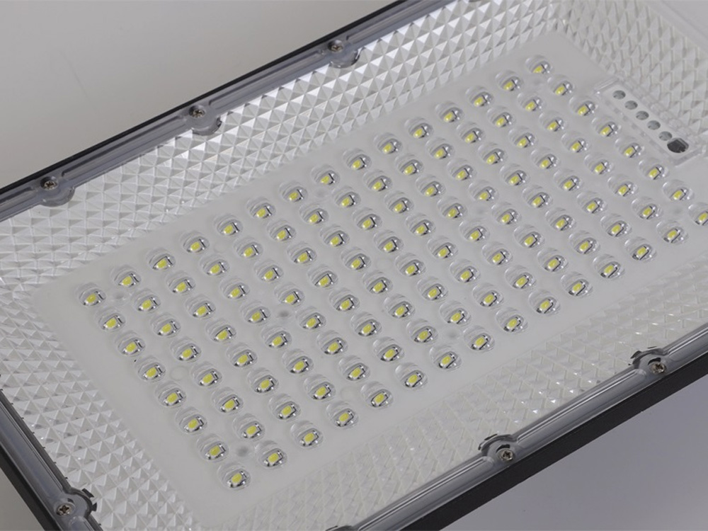 Đèn năng lượng mặt trời Solar CET-114B-120W (chiếu sáng 270m2)