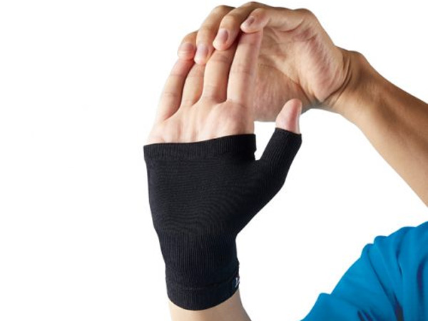 Đai hỗ trợ cổ tay và lòng bàn tay Zamst Bodymate Palm