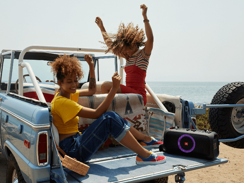 Loa di động JBL Partybox on the go tích hợp Karaoke