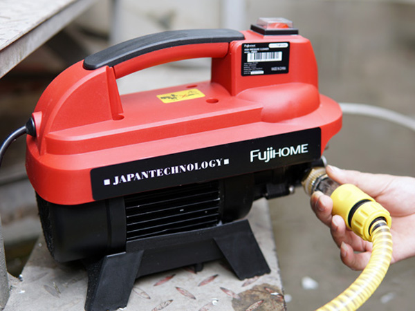 Máy rửa xe mô tơ cảm ứng từ Fujihome PW01