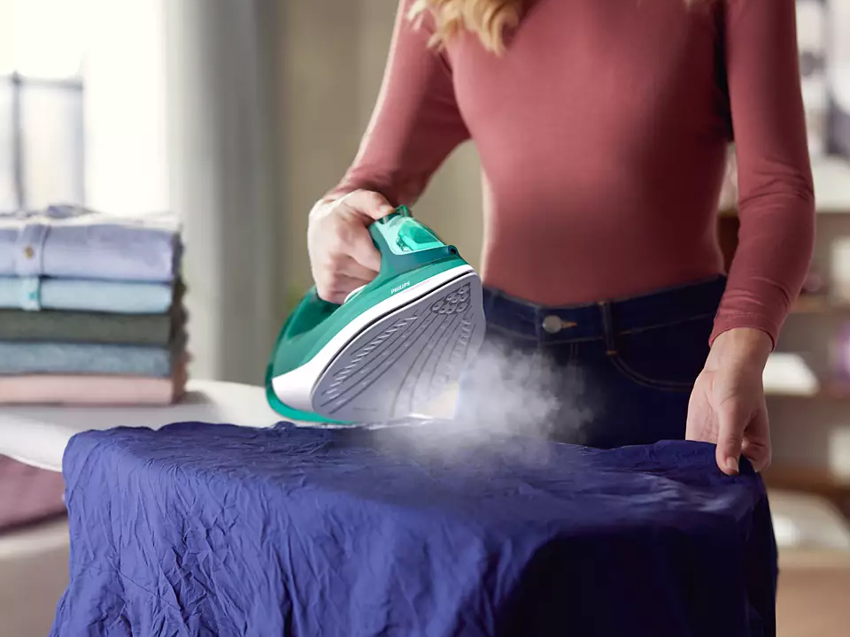 Bàn ủi hơi nước Philips DST3030/70