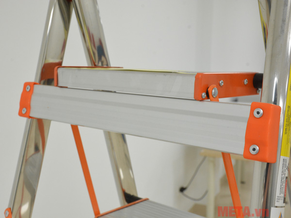 Thang tay vịn inox 6B Nikita NKT-N206(IN06)