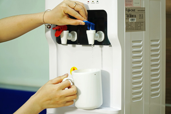 Cây nước nóng lạnh Fujihome WD5320E