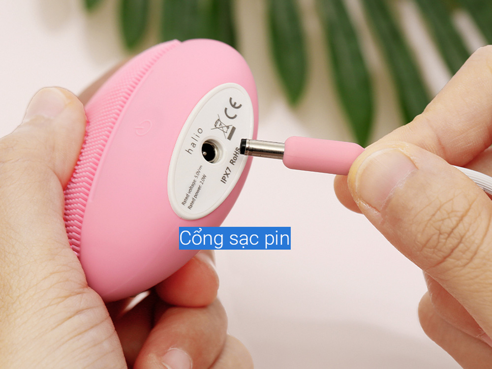 Máy rửa mặt và chăm sóc da nhạy cảm Halio Sensitive Baby Pink