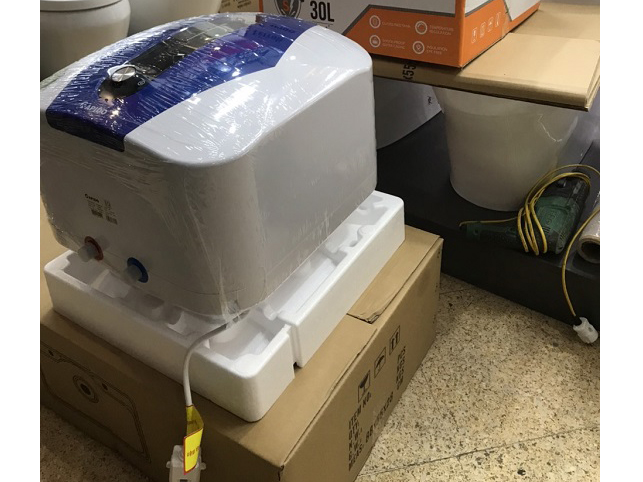 Bình nóng lạnh Ferroli Rapido SD 20L vuông (Hiển thị nhiệt độ)