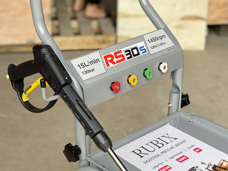 Máy rửa xe tự ngắt Rubix RS30S