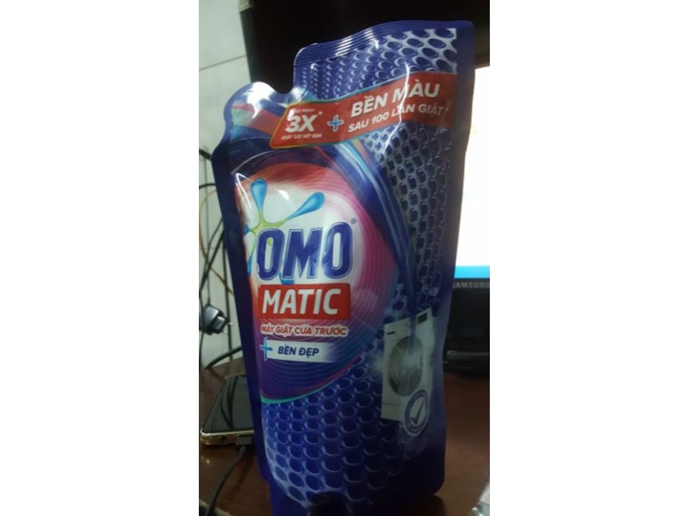 Nước giặt OMO Matic cho cửa trước