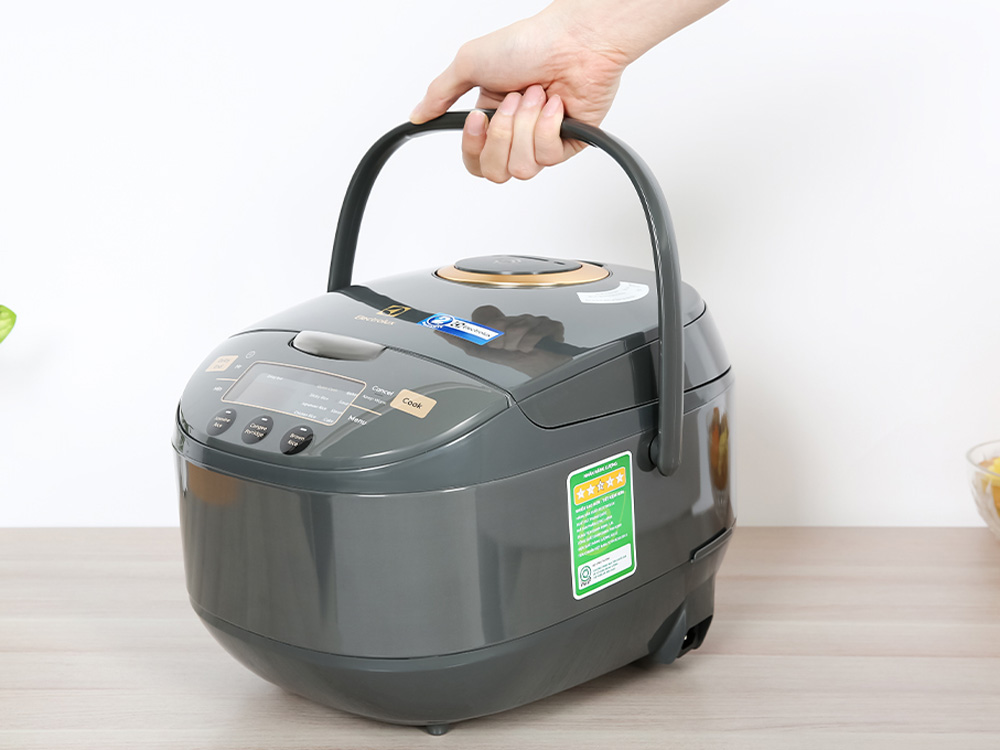 Nồi cơm điện tử 1.8 lít Electrolux E7RC1-650K