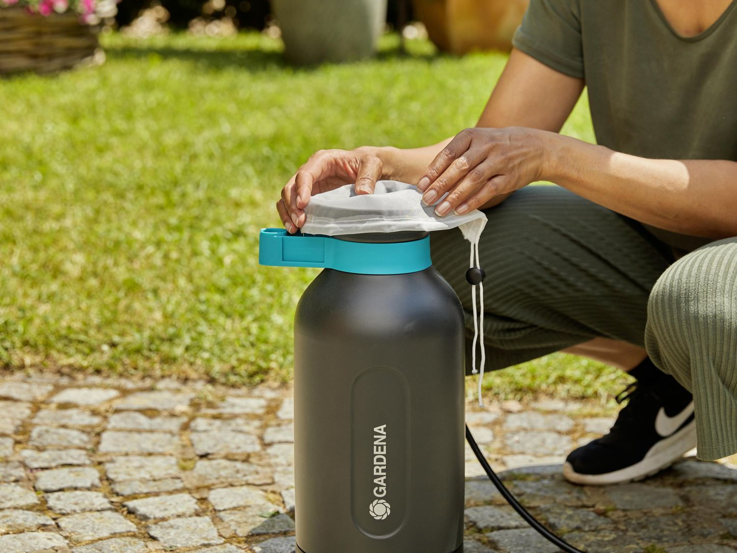 Bình tưới cây áp suất 5 lít Gardena 11130-20