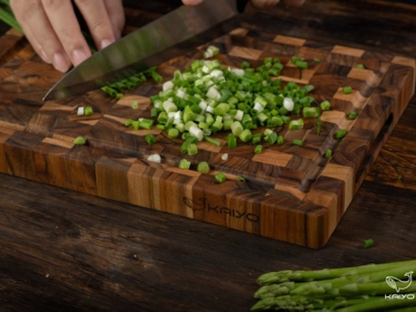 Thớt chặt gỗ Teak đầu cây Kaiyo hình chữ nhật DC04 (35x25x3.8cm)