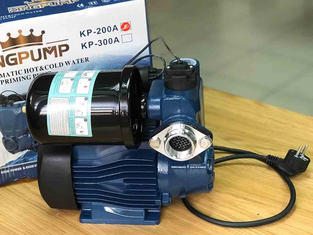 Máy bơm nước tăng áp tự mồi 200W Kingpump KP-200A