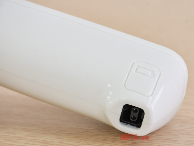 Máy hút bụi dùng pin Black&Decker NVB115J-B1