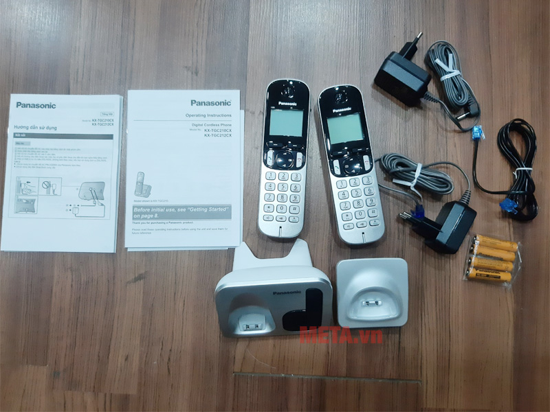 Điện thoại bàn không dây Panasonic KX-TGC212