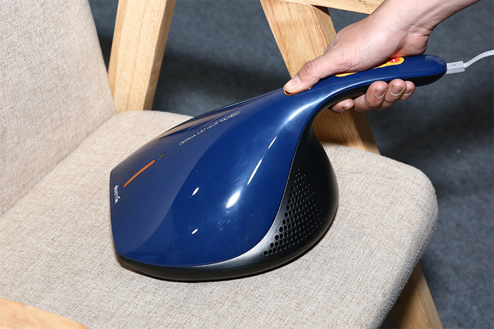 Máy hút bụi đệm giường Deerma CM818