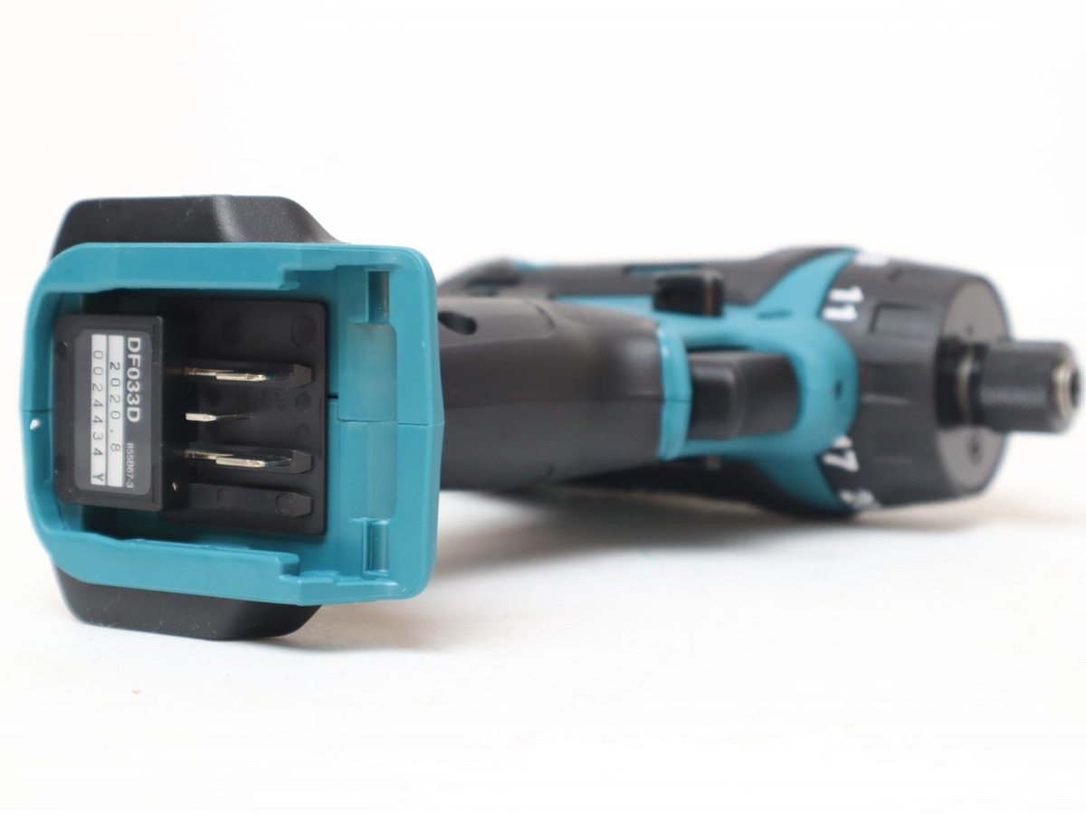 Máy khoan vặn vít dùng pin Makita DF033DZ (chưa pin, sạc)