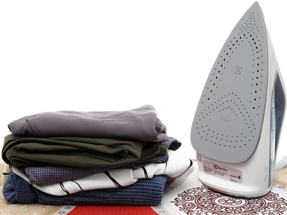 Bàn ủi hơi nước Electrolux E7SI1-60WB 2400W