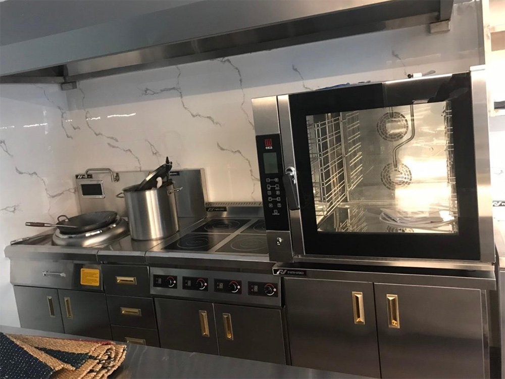 Bếp từ công nghiệp 4 vùng nấu Nahaki (mặt phẳng kính, không gồm nồi)