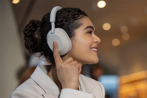 Tai nghe chụp tai Sony WH-1000XM5