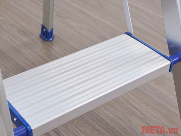 Thang nhôm ghế tay vịn Nikita 4 bậc DL04 (NKT-D304)