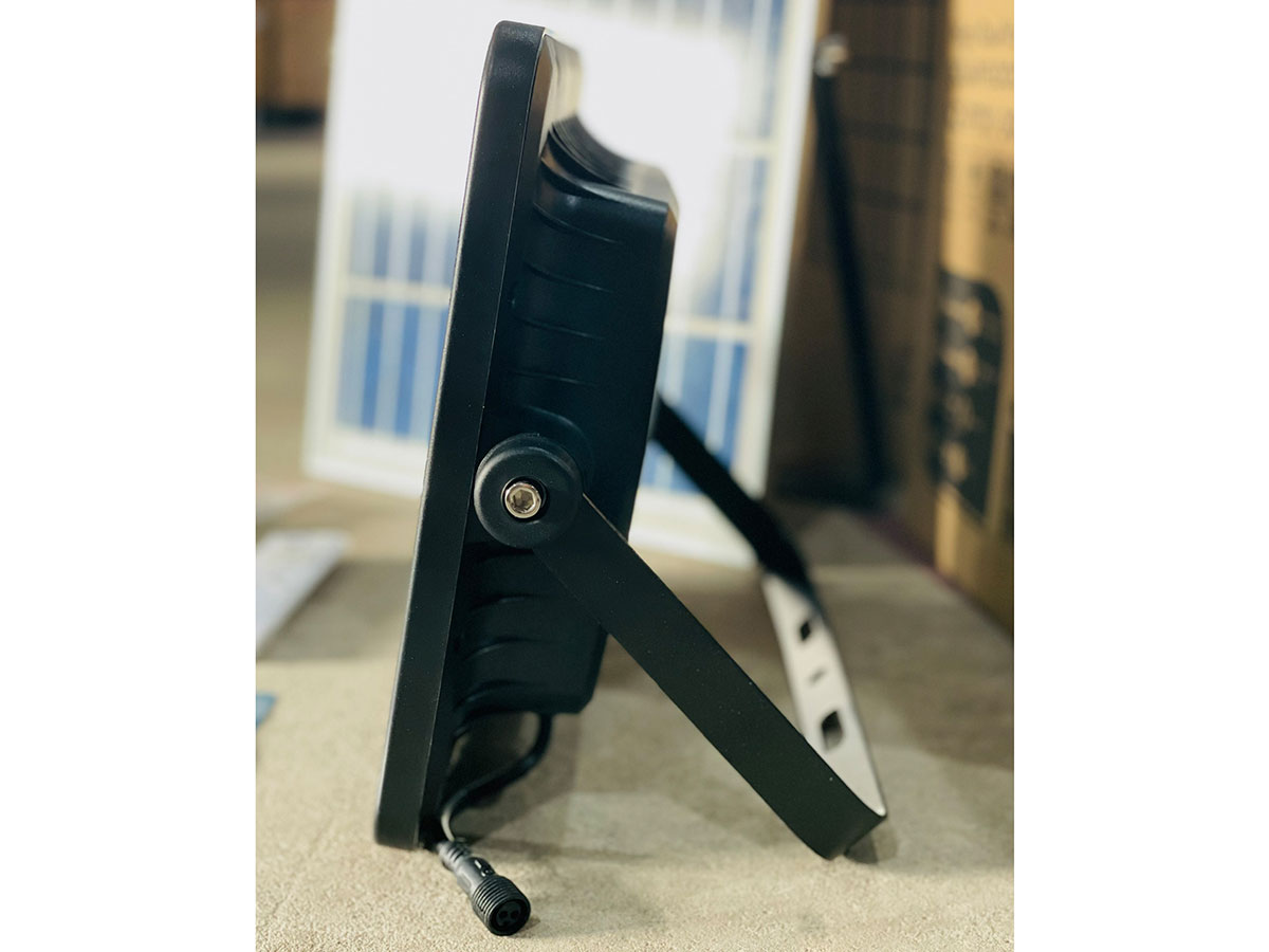 Đèn năng lượng mặt trời Kazaki KZ-PT01-300W