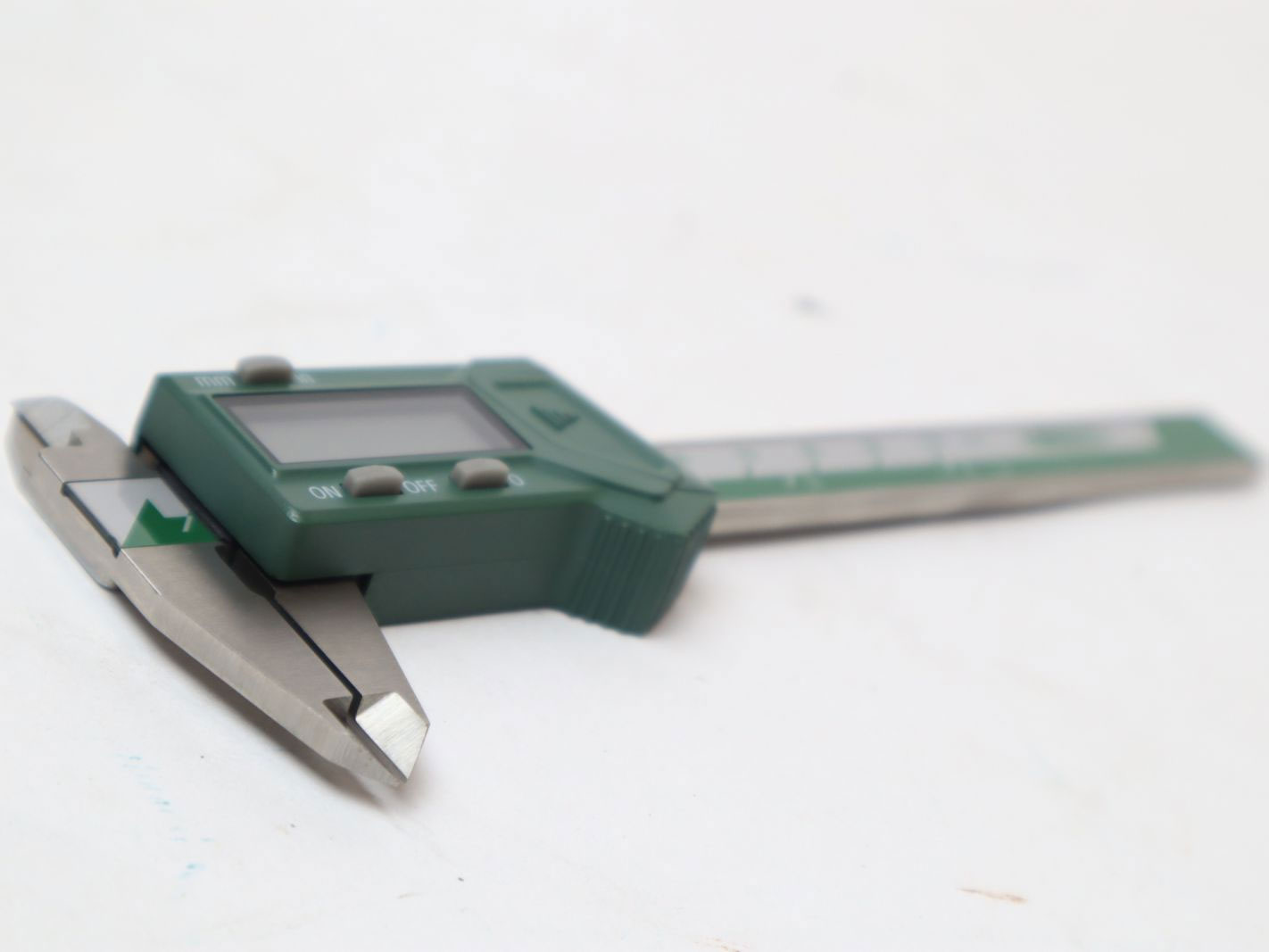 Thước cặp điện tử INSIZE 1111-100A