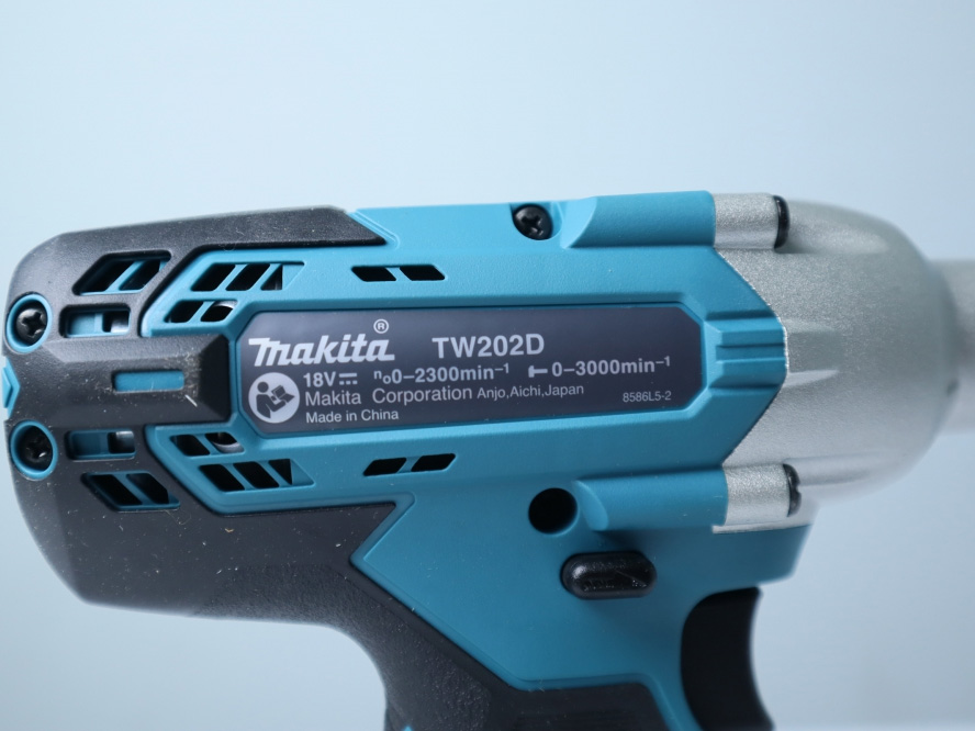 Máy vặn bu lông dùng pin Makita TW202DZ 18V (chưa pin, sạc)