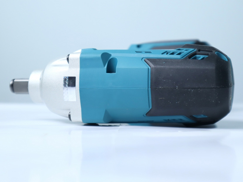 Máy vặn bu lông dùng pin Makita TW202DZ 18V (chưa pin, sạc)