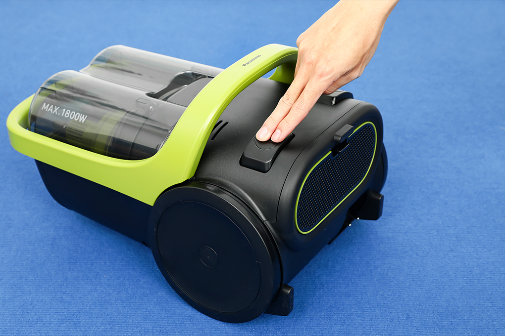 Máy hút bụi dạng hộp Panasonic MC-CL603GN49