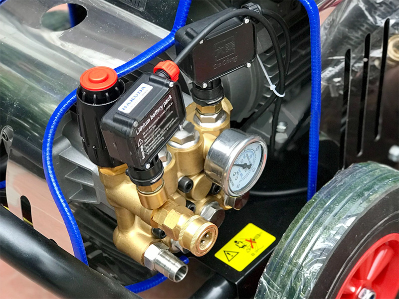 Máy rửa xe cao áp Hakuda HKD3000 (3000W)