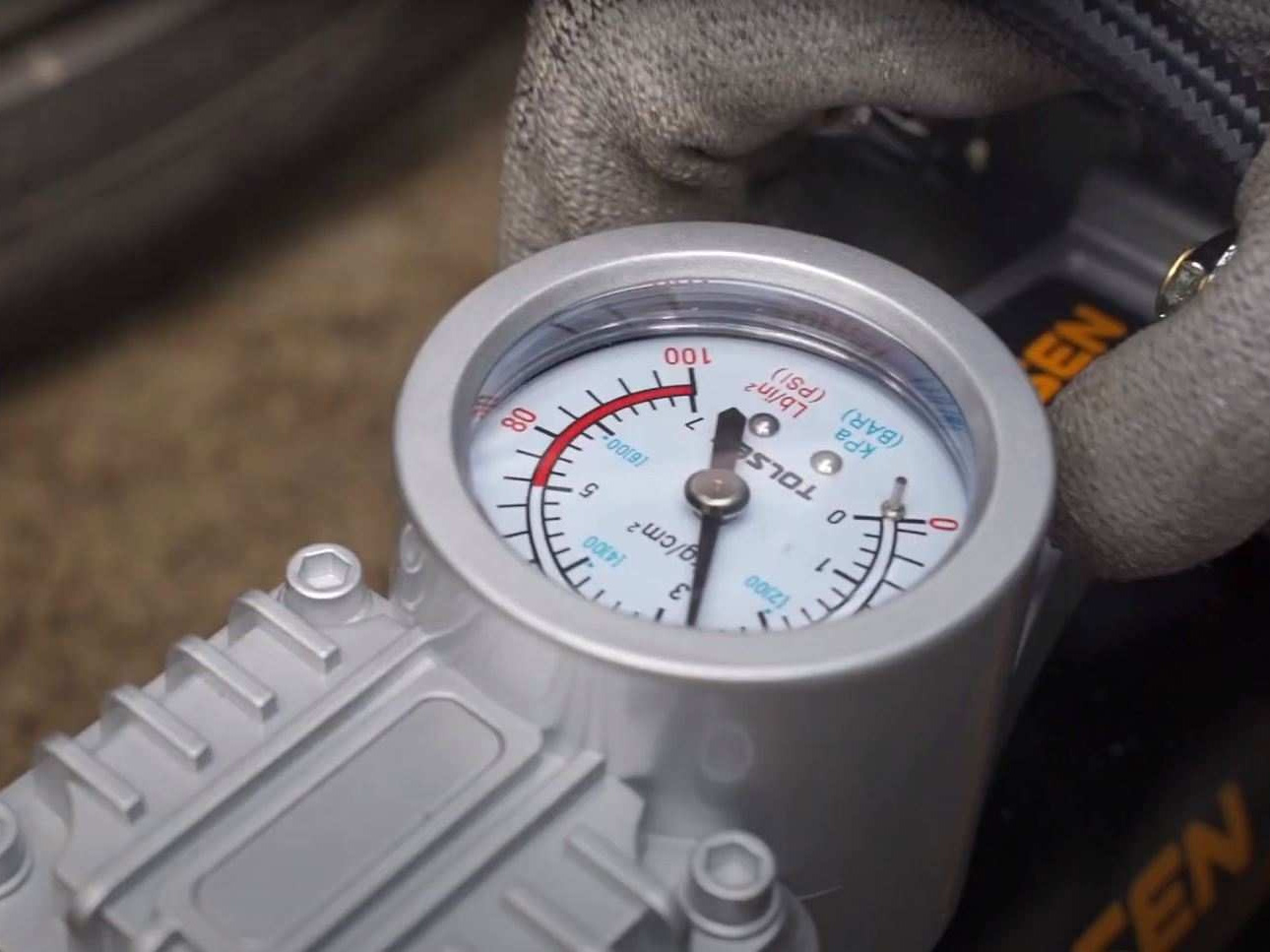 Máy bơm hơi DC 12V 200W Tolsen 65516