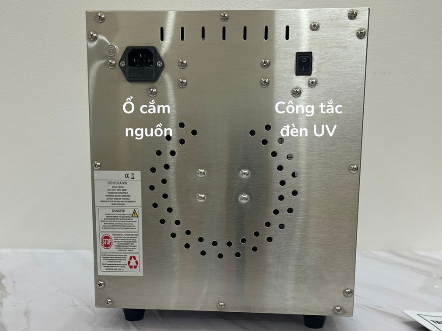 Máy sấy thực phẩm Takai Pro TKUV-08 (có đèn UV diệt khuẩn, 8 khay sấy)