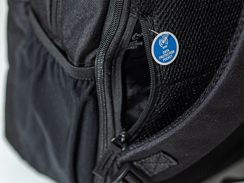 Balo Solo Re: Define UBN708-4 (15.6 inch - Đen)