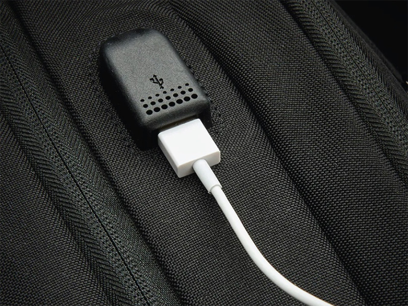 Balo Solo Re: Define UBN708-4 (15.6 inch - Đen)