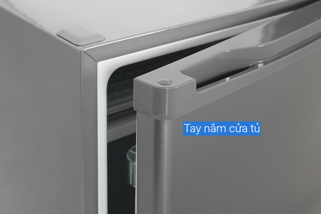 Tay nắm cửa tủ lạnh Casper 95 lít RO-95PG được thiết kế ẩn